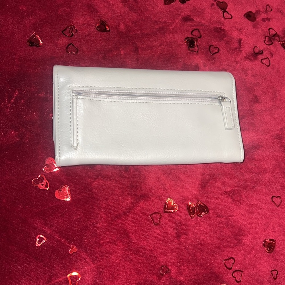 Beautiful & Spacious Wallet!! - Picture 3 of 7